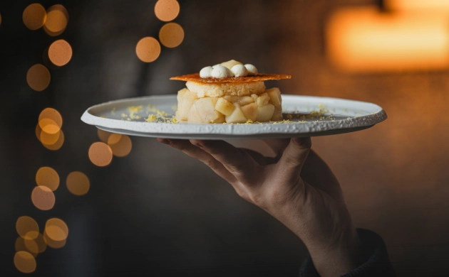 Toque Gault&Millau décernée au restaurant Dans le Noir ? Paris pour sa cuisine sensorielle et responsable.